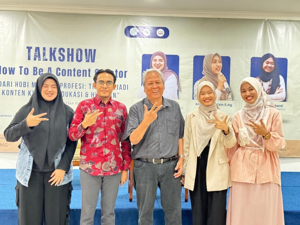 Kaprodi KPI UPTQ Achmad Fachrudin dan Kaprodi FUD IIQ M. Hisbullah beserta NaraSumber dan Moderator Talk Show.