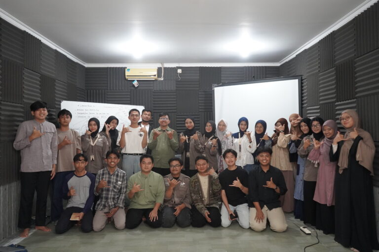 PELATIHAN PENULISAN KARYA TULIS ILMIAH HIMAKOPI: “Strategi Canggih Menulis KTI: Menguasai Fondasi Ilmiah dan Teknik Digital Praktis untuk Mengamankan Proposal Ilmiah”