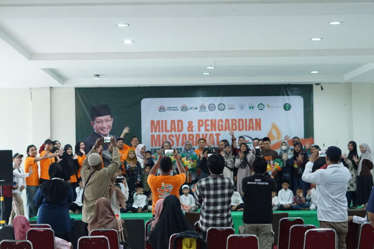 Milad ke-55 Universitas PTIQ Jakarta Dimeriahkan Festival Hadroh Al-Banjari, Khitanan Massal, dan Bazzar UMKM Mahasiswa